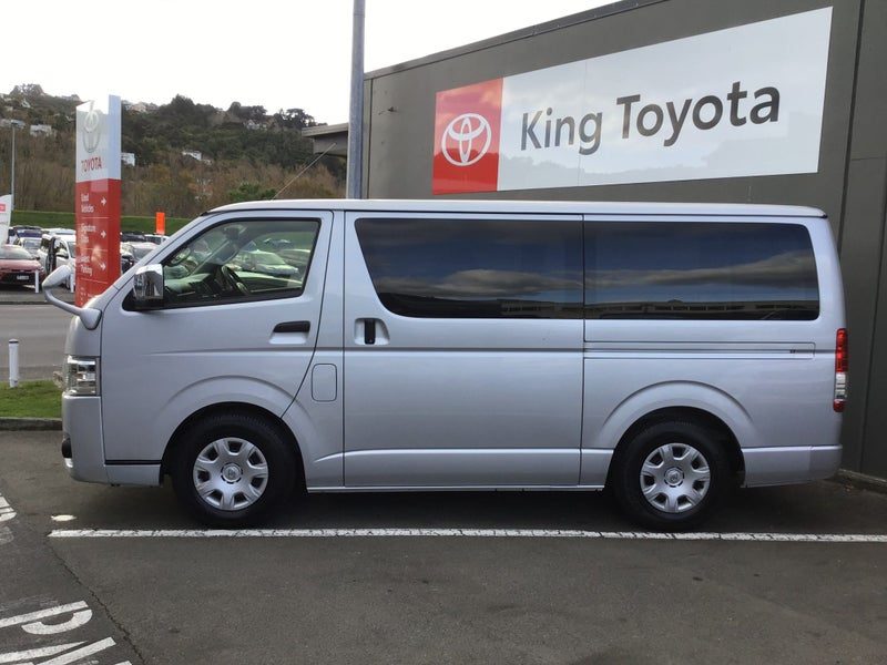 2023 Toyota Hiace 2.8L GL, photo 2