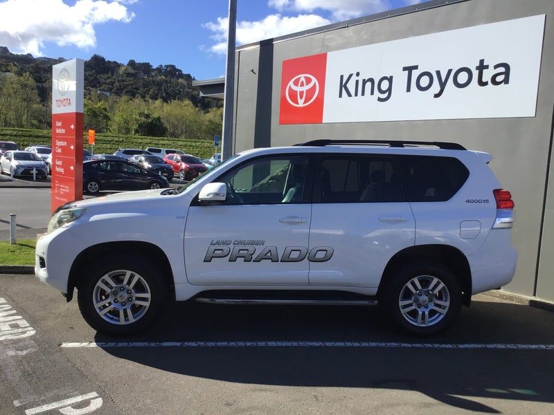 2011 Toyota Land Cruiser Prado VX Limited, photo 2