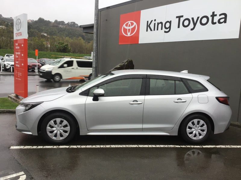 2023 Toyota Corolla Touring 1.8 Hybrid X Wagon, photo 2