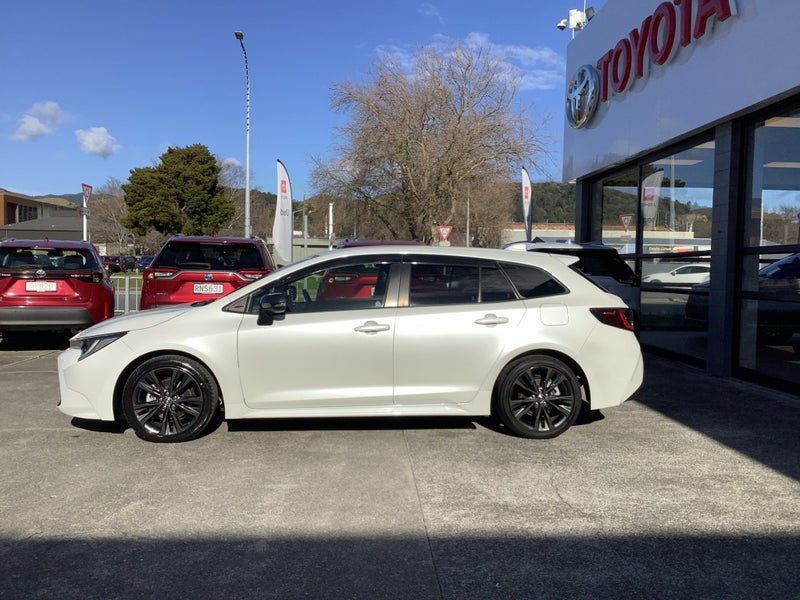 2021 Toyota Corolla Touring 1.8 Hybrid WxB Wagon, photo 3