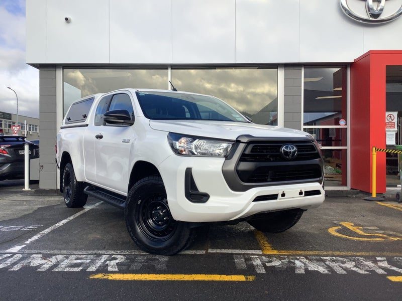 2021 Toyota Hilux SR 2.8DT 6AT 2WD ECW Extra Cab