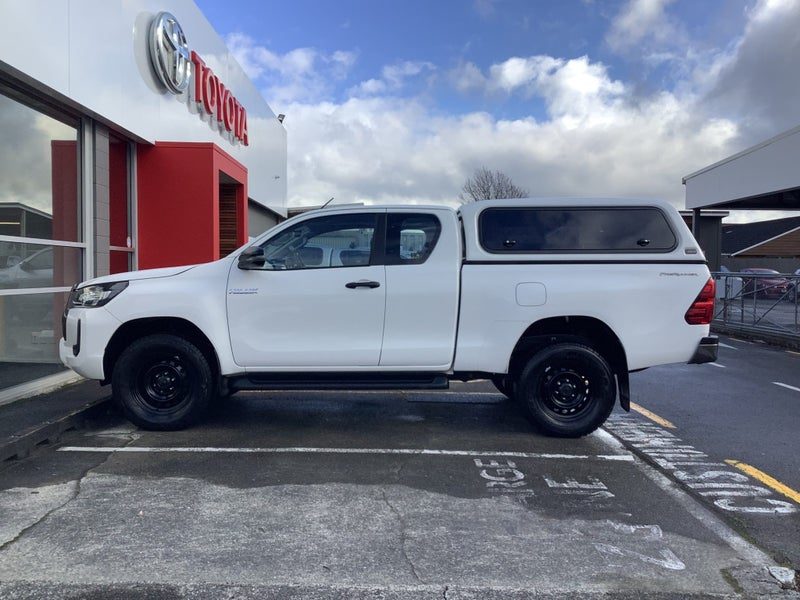 2021 Toyota Hilux SR 2.8DT 6AT 2WD ECW Extra Cab, photo 3