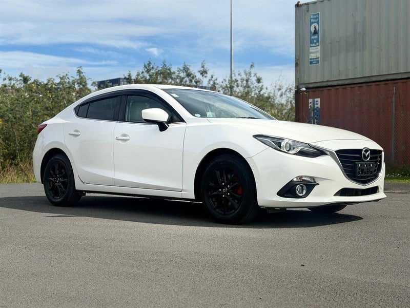 2014 Mazda Axela Hybrid, photo 2