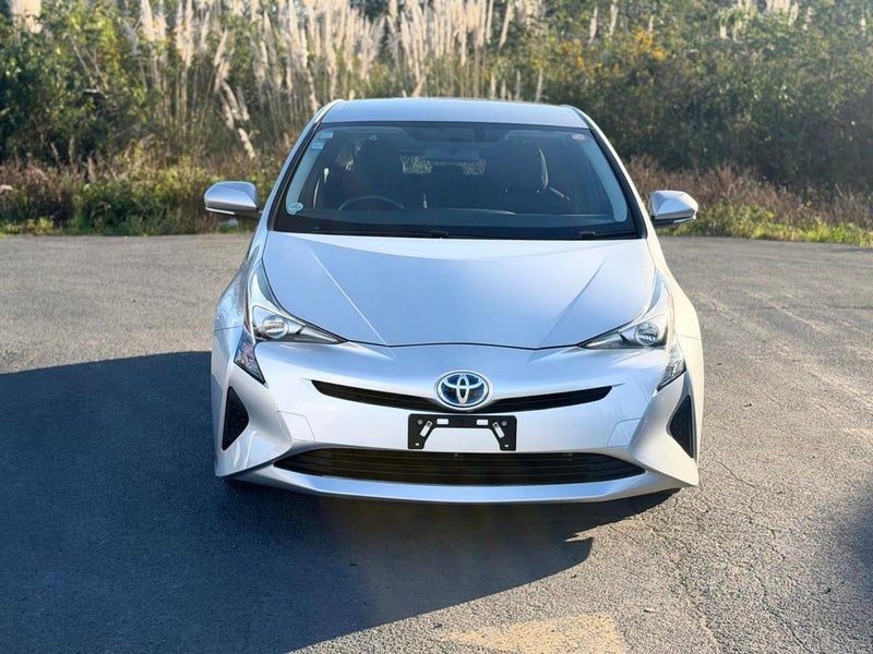 2017 Toyota Prius S HYBRID !! TWO KEYS !!, photo 3