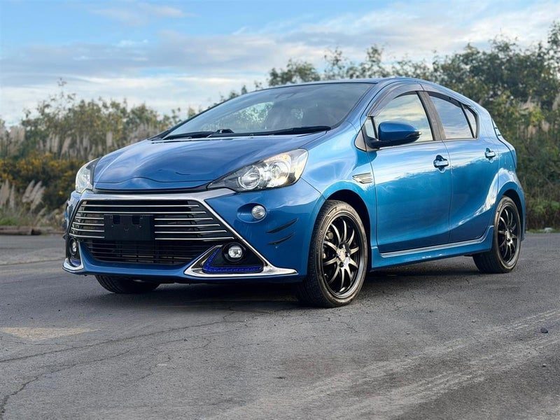2017 Toyota Aqua HYBRID GGS MODEL!!