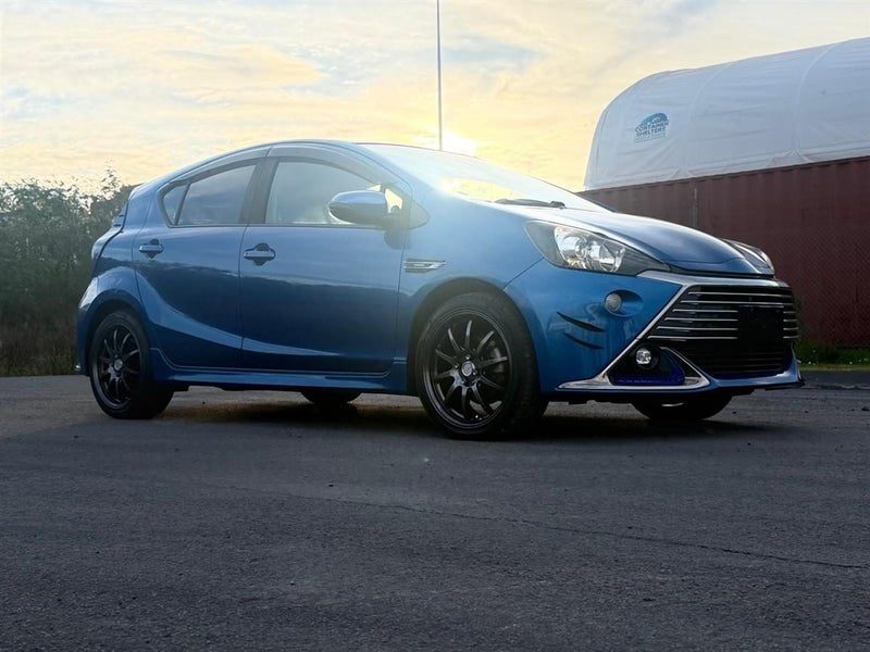 2017 Toyota Aqua HYBRID GGS MODEL!!, photo 2