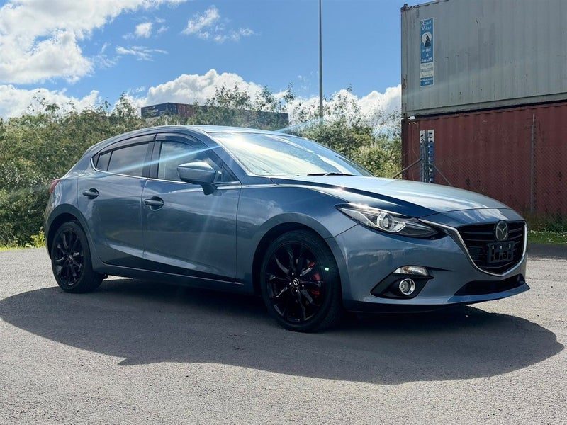 2013 Mazda Axela Sport, photo 2