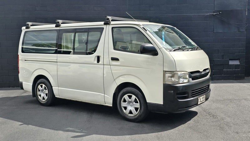 2010 Toyota Hiace 3.0DT ZL 5M 3 SEAT