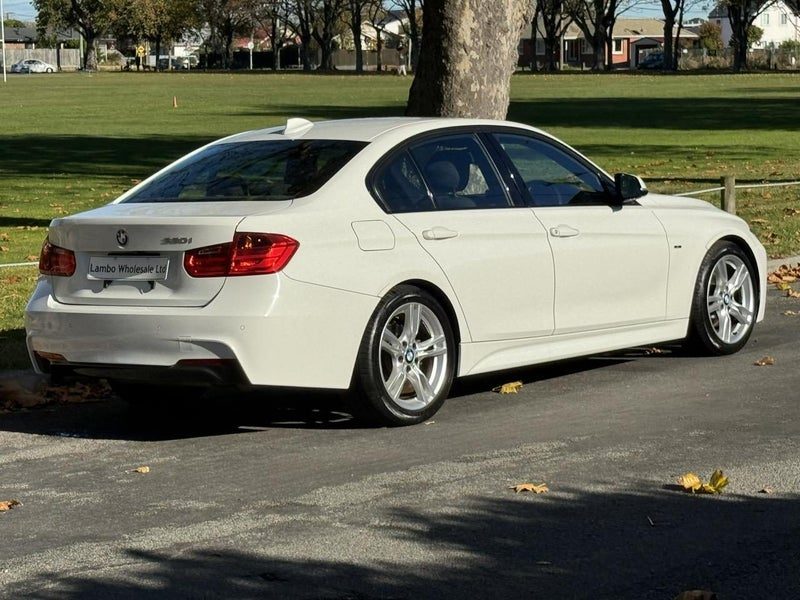 2015 BMW 320i M Sport Sedan - GENUINE LOW 58,200km, photo 3