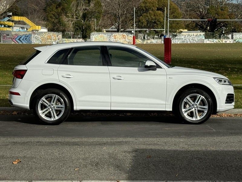 2019 Audi Q5 40 TDi Quattro S-Line -- TURBO DIESEL, photo 2