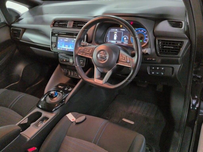 2017 Nissan Leaf G, photo 3