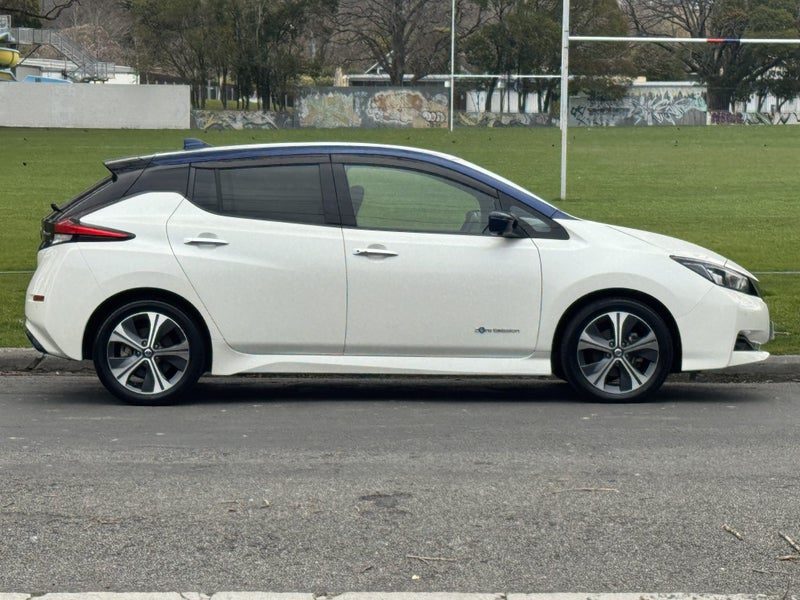 2021 Nissan Leaf 40 KWH, photo 2