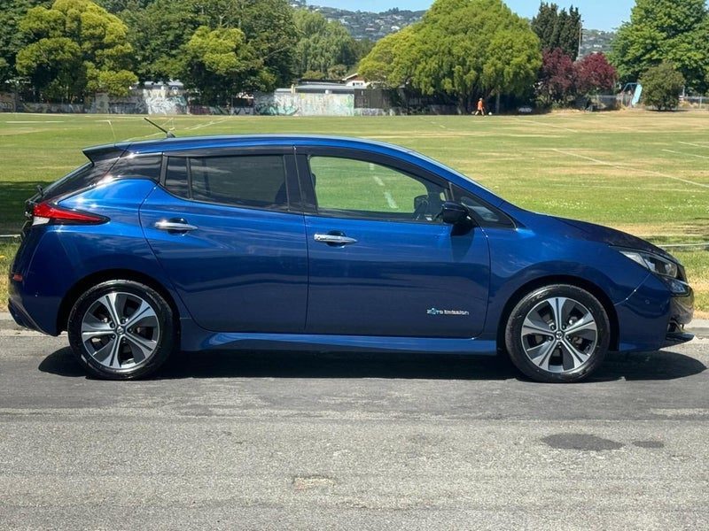 2022 Nissan Leaf 40 KWH, photo 2