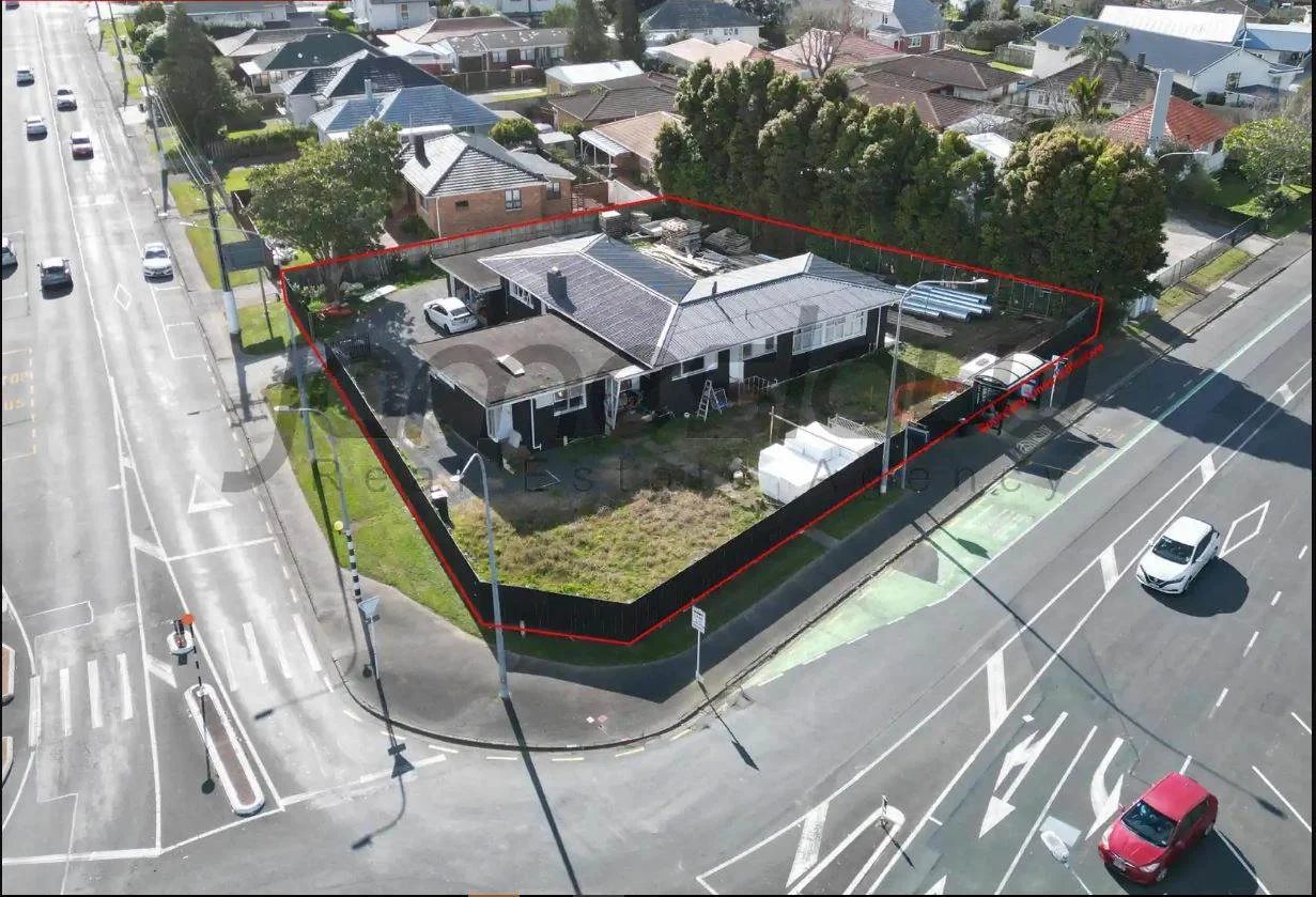 1215 Dominion Road, Mount Roskill, photo 9