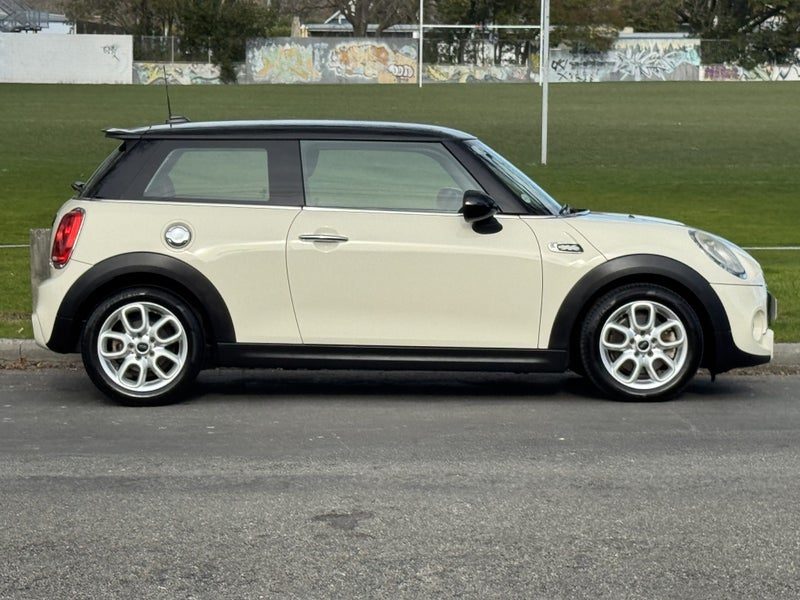 2016 MINI Cooper S, photo 2