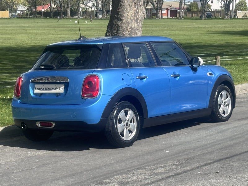 2017 MINI Cooper One, photo 3