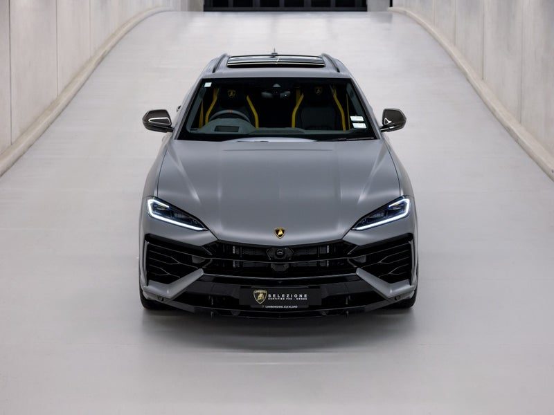 2026 Lamborghini URUS SE