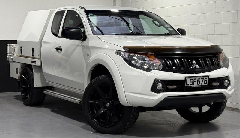 2018 Mitsubishi Triton CLUB CAB GLX 2.4D