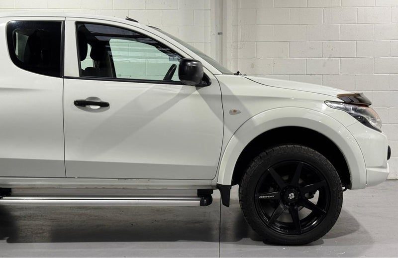 2018 Mitsubishi Triton CLUB CAB GLX 2.4D, photo 2