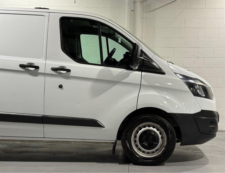 2017 Ford Transit SWB LOW ROOF 2.0D, photo 2