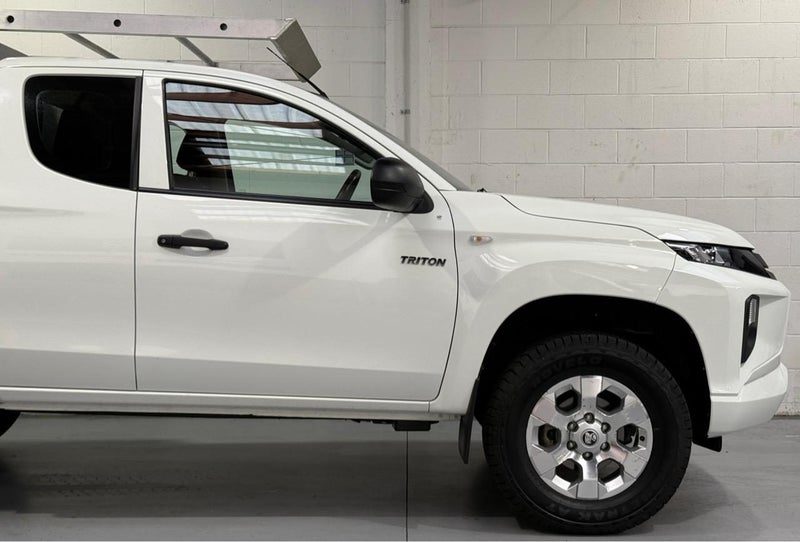 2023 Mitsubishi Triton CC C GLX 4WD 6AT 2.4, photo 2