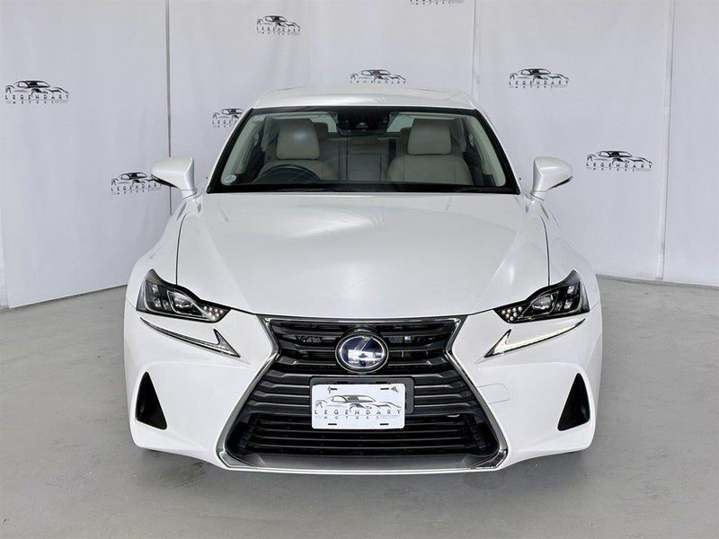 2018 Lexus IS 300h, photo 2