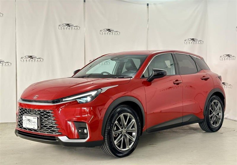 2025 Lexus LBX RELAX AWD HYBRID,Eletric boot, photo 3