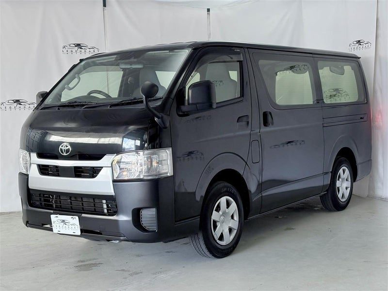 2021 Toyota Hiace, photo 3