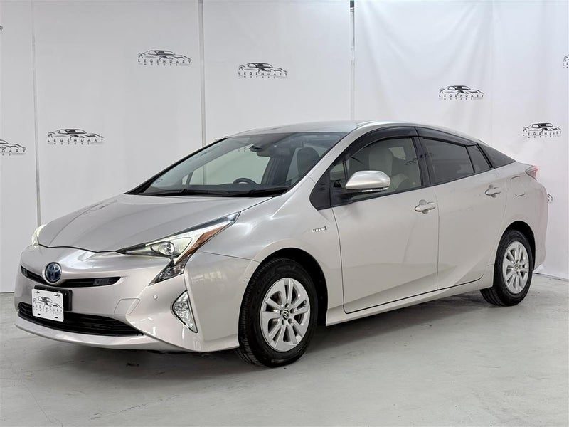 2017 Toyota Prius S, photo 3