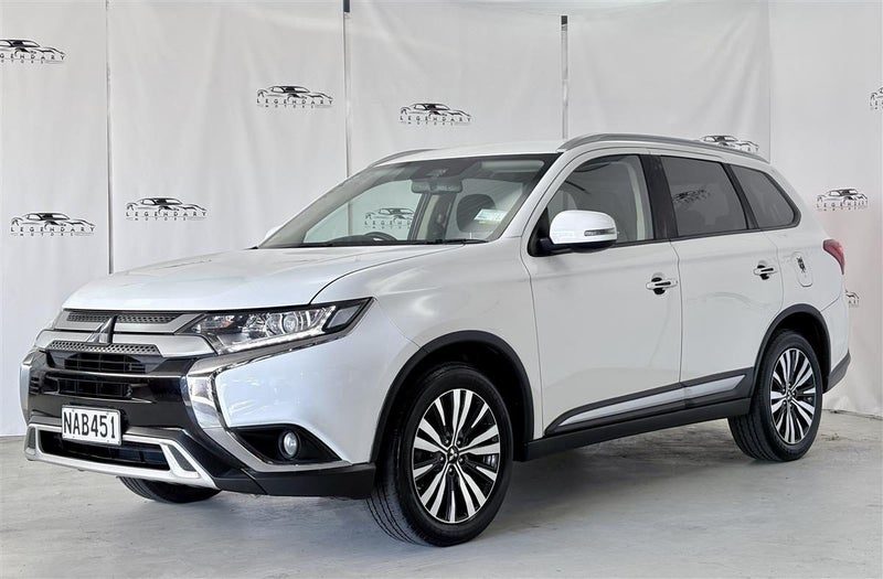 2020 Mitsubishi Outlander XLS 7 Seater, photo 3
