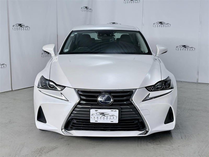 2017 Lexus IS 300h Version L, photo 2