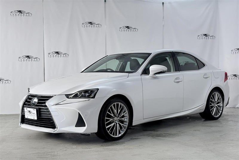 2017 Lexus IS 300h Version L, photo 3