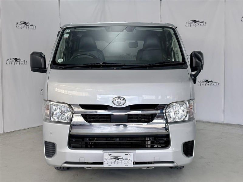 2022 Toyota Hiace GL, photo 2