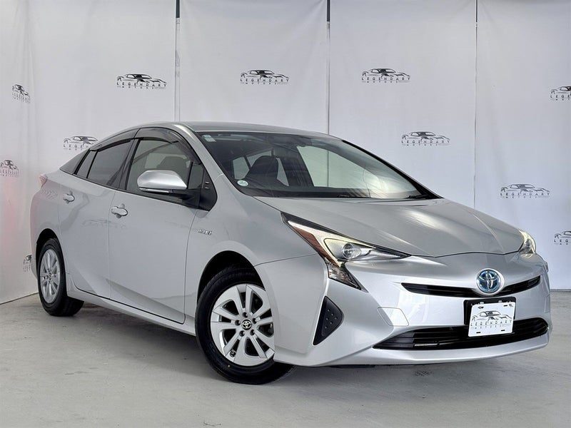 2017 Toyota Prius 1.8S Reverse camera,bluetooth