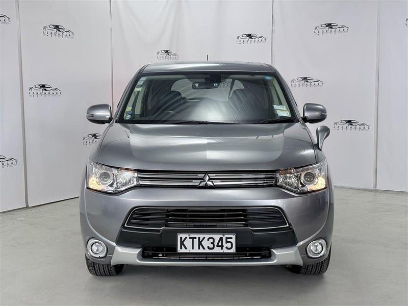 2014 Mitsubishi Outlander G 5 Seater, photo 2