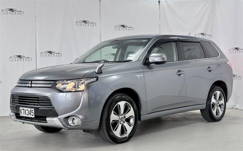 2014 Mitsubishi Outlander G 5 Seater, photo 3
