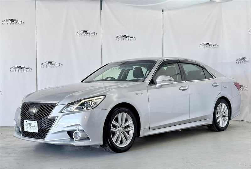 2013 Toyota Crown Athlete, photo 3