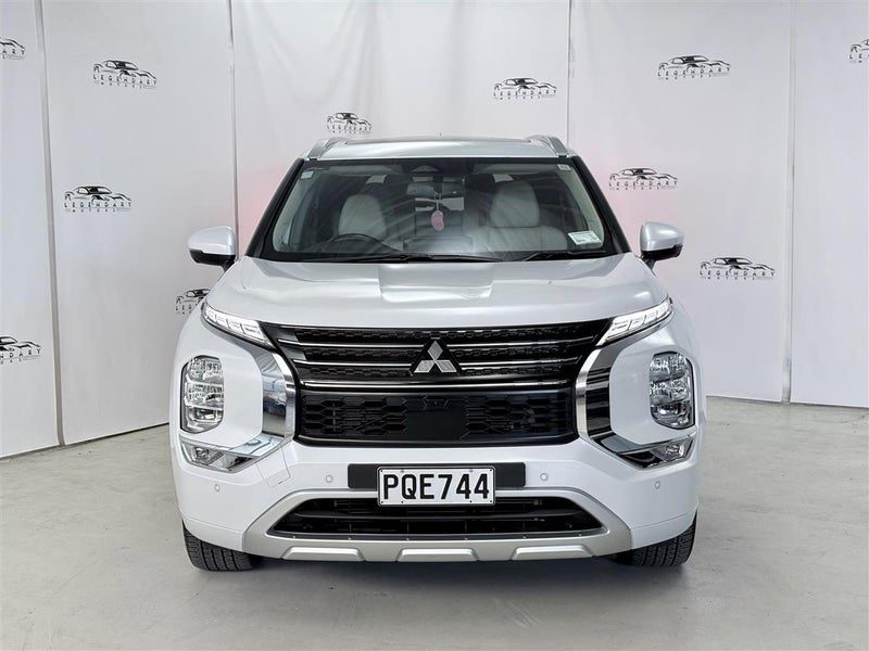 2022 Mitsubishi Outlander VRX 7 Seater, photo 2