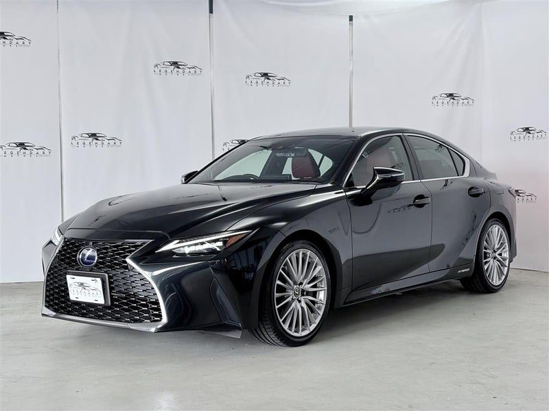 2021 Lexus IS 300h Limited, photo 3