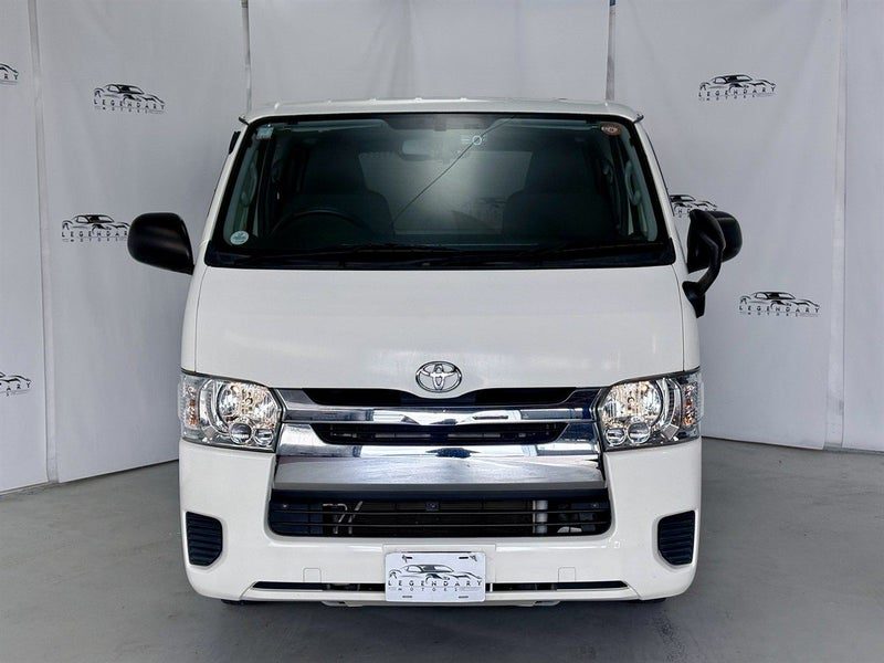 2020 Toyota Hiace, photo 2