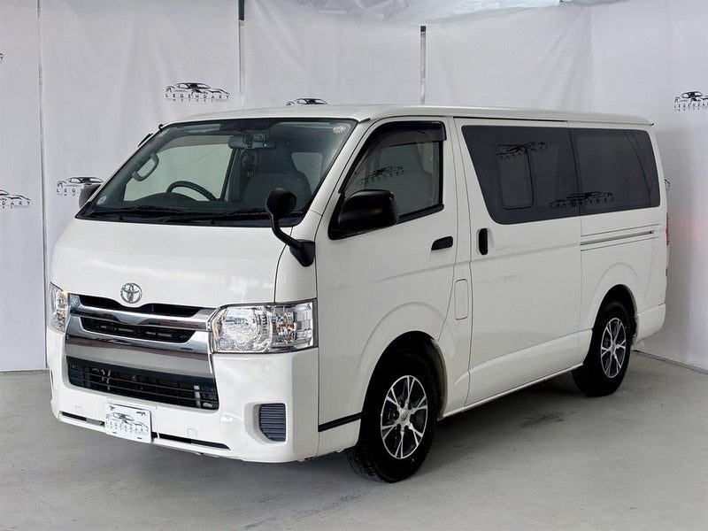 2020 Toyota Hiace, photo 3