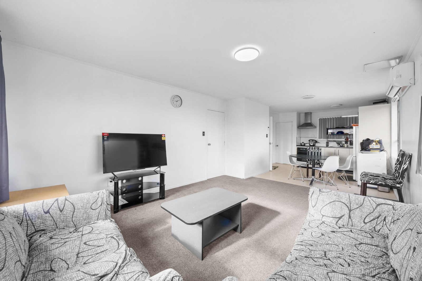 38 Burundi Ave, Clendon Park, photo 2