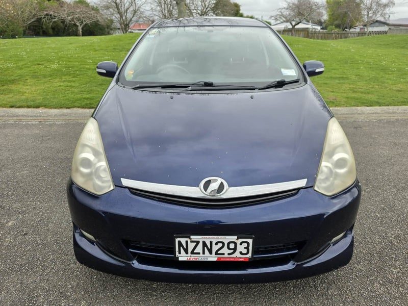 2007 Toyota Wish, photo 2