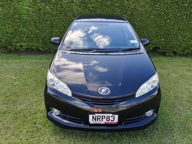 2010 Toyota Wish, photo 2