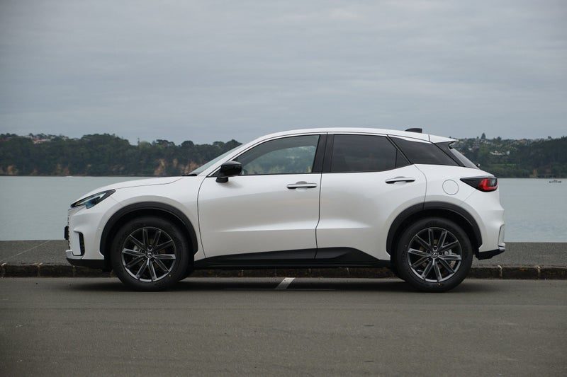 2026 Lexus LBX Relax AWD, photo 3