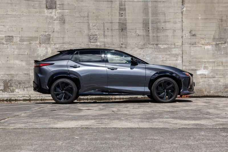 2026 Lexus RZ 550e F-Sport, photo 3