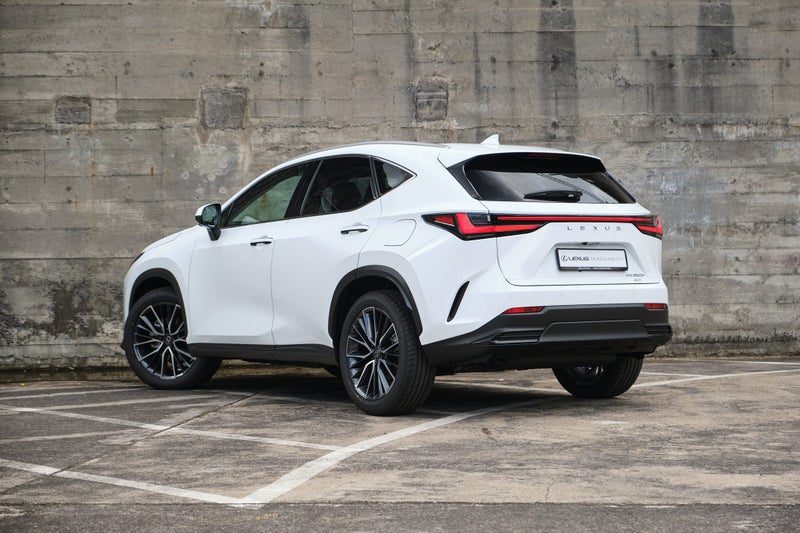 2026 Lexus NX 350h Limited, photo 3