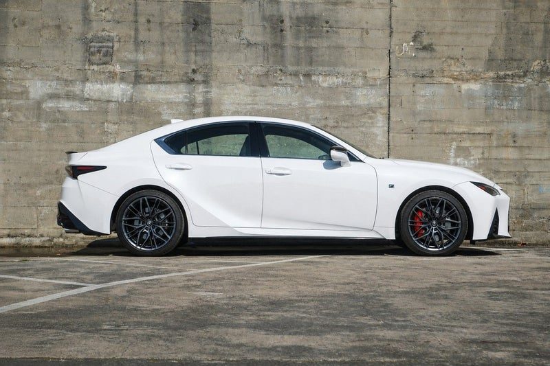 2023 Lexus IS 500 F-Sport Performance V8, photo 2