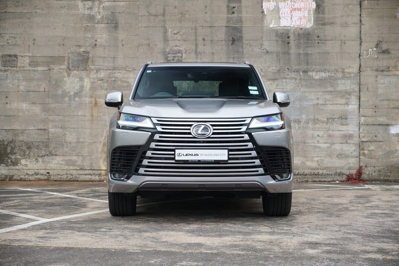 2025 Lexus LX 500d Limited 7-Seater, photo 2