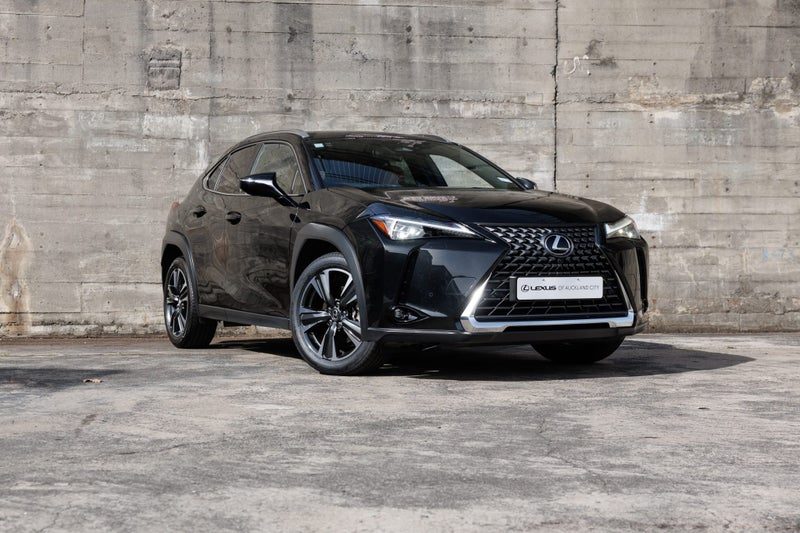 2024 Lexus UX 300h Limited